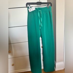 NWOT Figs Hunter Green Women's Scrub Pants